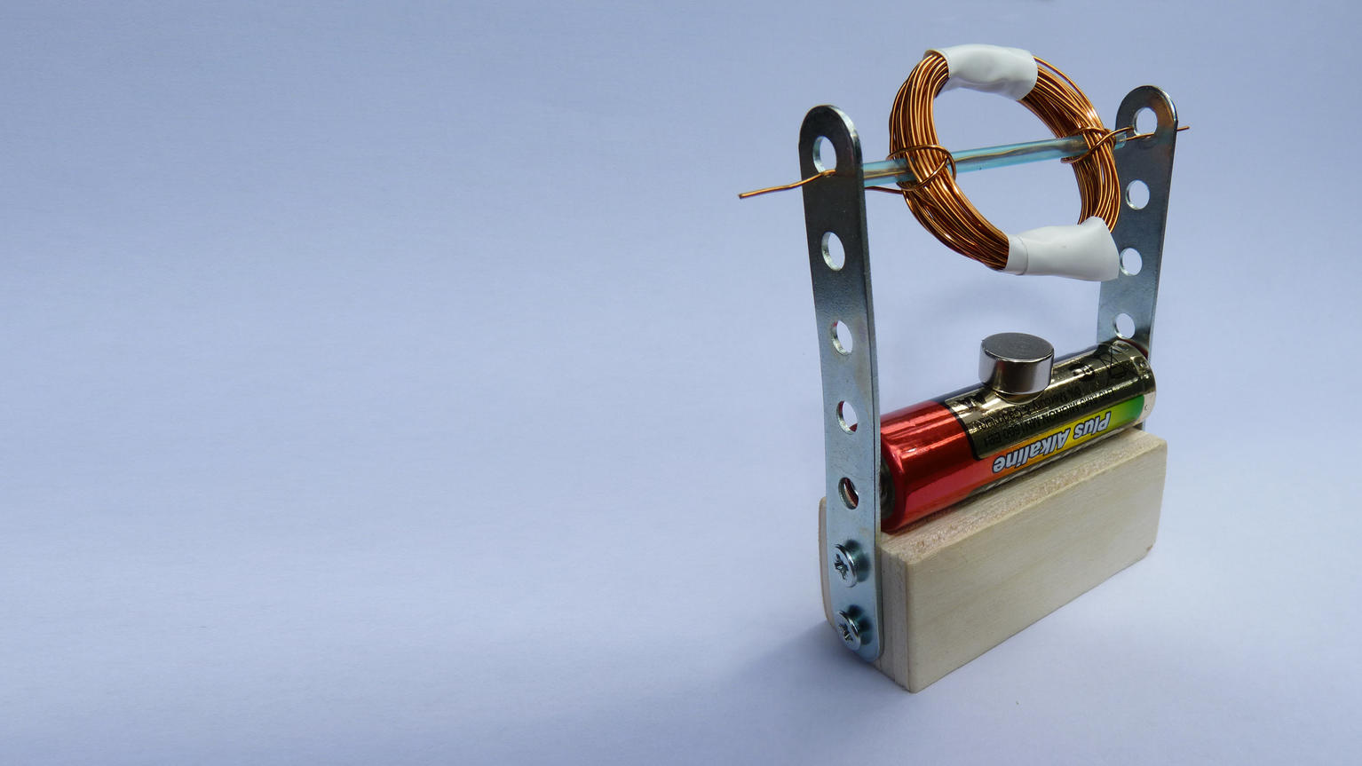 Der wahrscheinlich einfachste Elektromotor der Welt zum selber bauen basteln TIP 